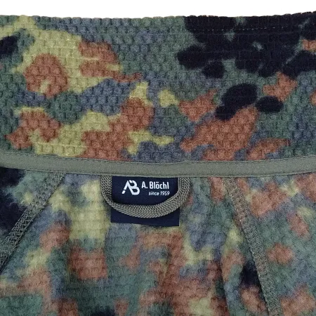 Anton-Blöchl-Grid-Fleece-Jacke-Operator-Flecktarn-aufhänger
