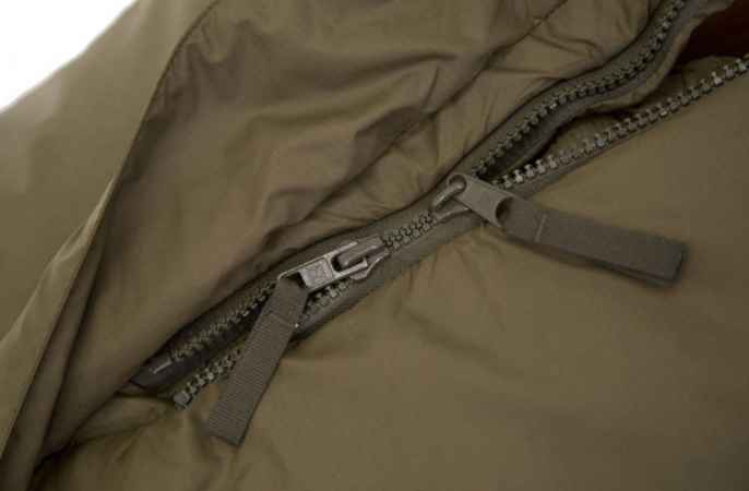 Carinthia - Survival One - Winter Schlafsack int. Ärmeln - Olive Green