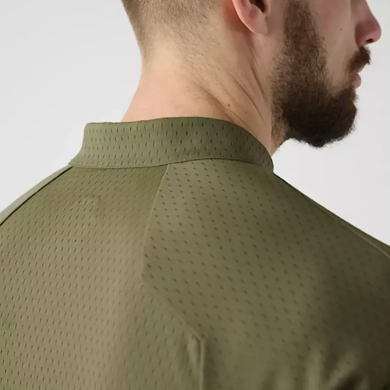 Helikon-Tex-Apext-Combat-Shirt-nacken