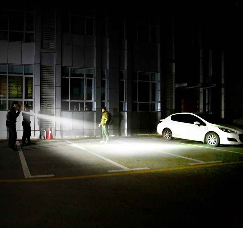 Nextorch P81 Tactical LED Taschenlampe 3000 Lumen 